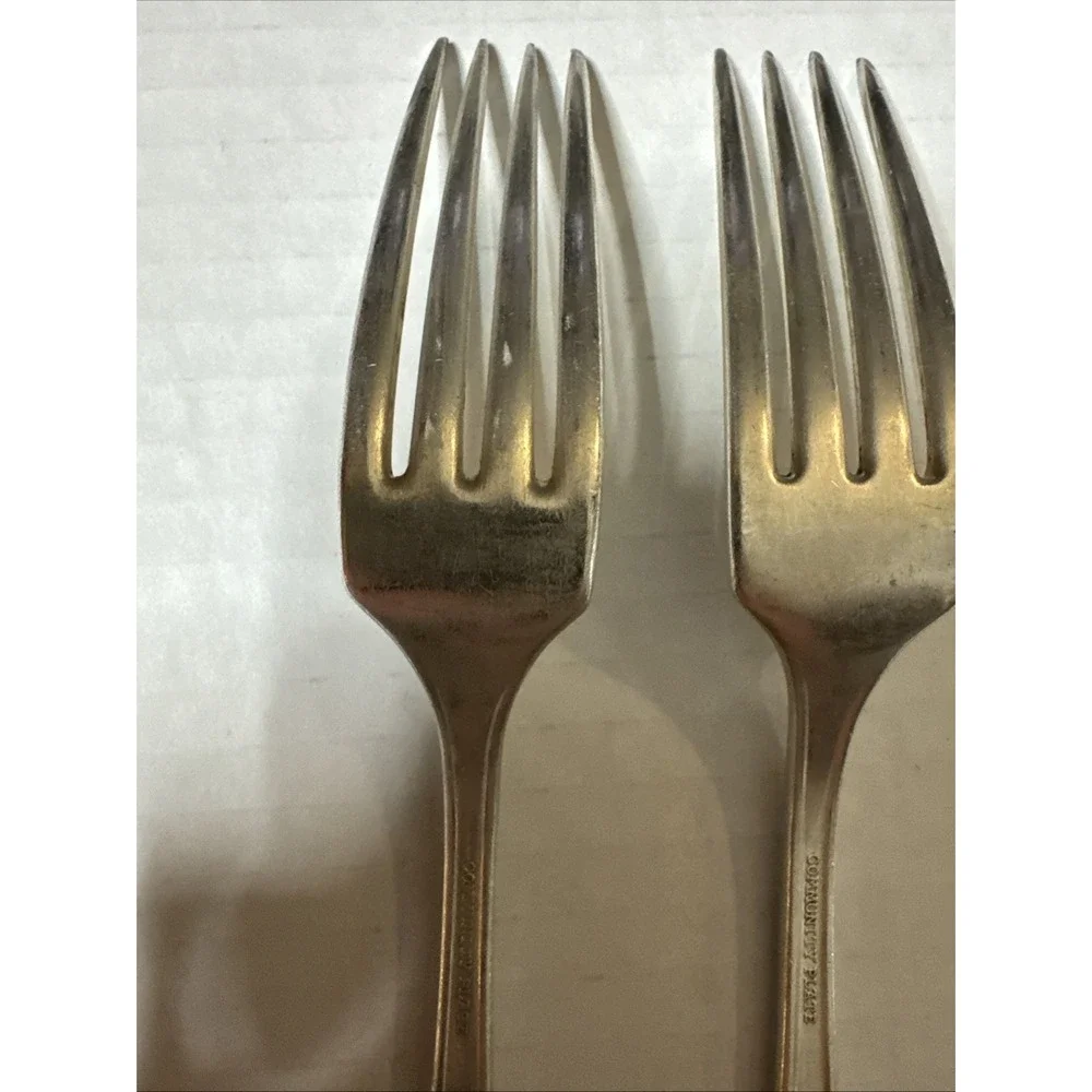 Oneida Community Silverplate 1917 Adam Salad Forks (2)‎